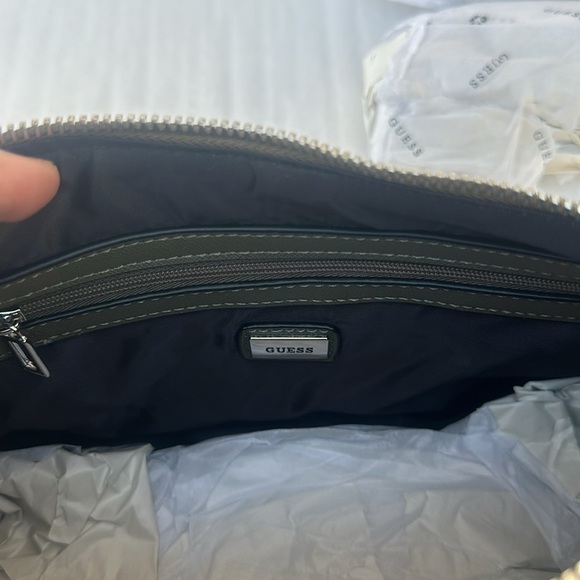 New GUESS Hoboken Velvet Zip-Top Crossbody - Picture 9 of 9